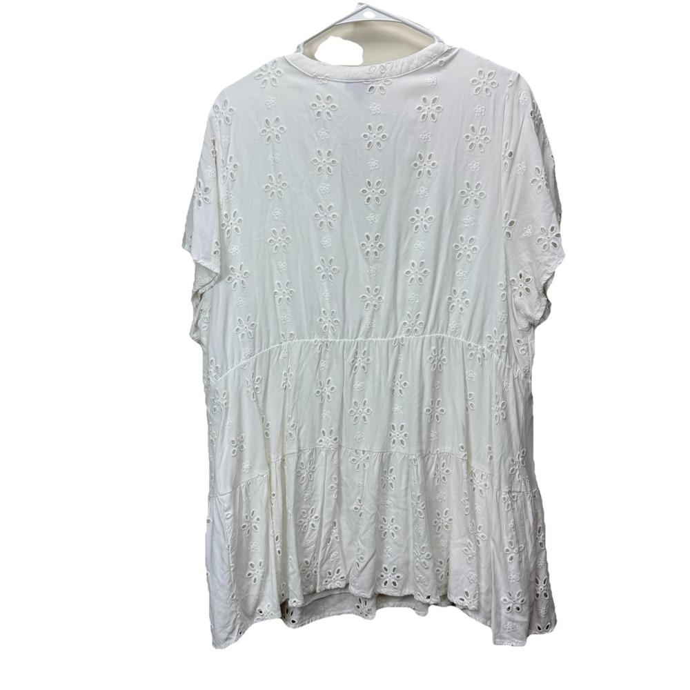 Torrid White Babydoll Eyelet Challis Top Size 2X - Picture 9 of 11